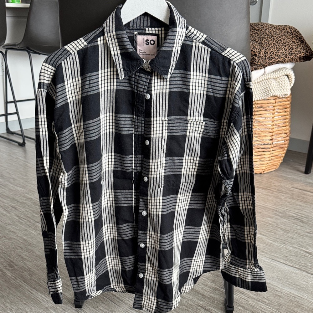 SO Women's Monochrome Plaid Button Down Shirt